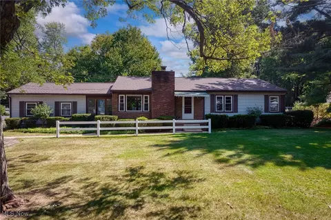 5851 Bolender Rd, New Franklin, OH 44319