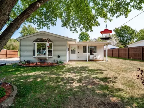 12363 National Dr, Grafton, OH 44044