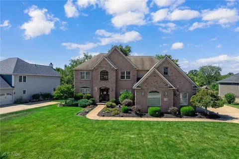 17480 Sawgrass Cir, North Royalton, OH 44133