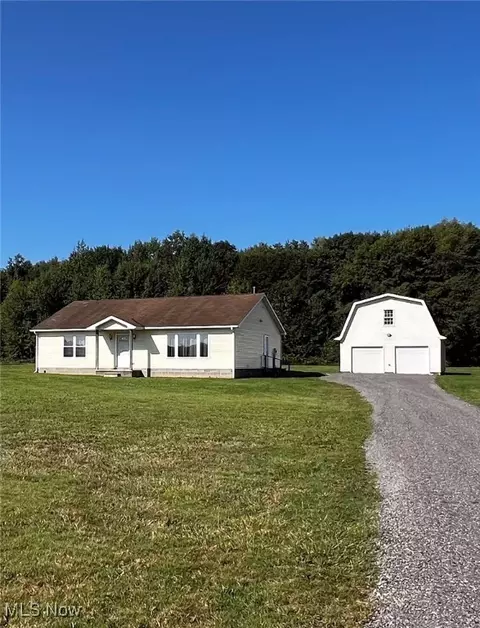 6949 Fee Rd, Rome, OH 44085