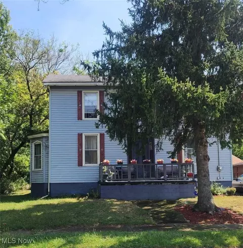 29 S Cedar Ave, Niles, OH 44446