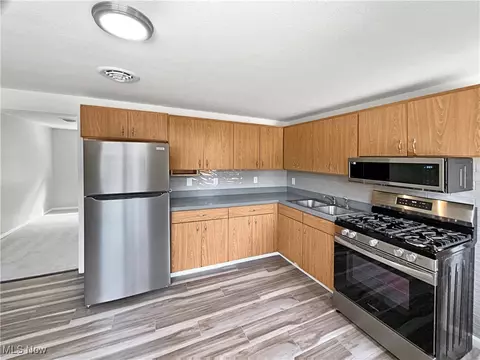 Kitchen - 850 Case Ave, Elyria, OH 44035 photo 2 of 3