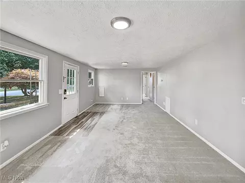 Living - 850 Case Ave, Elyria, OH 44035 photo 1 of 4