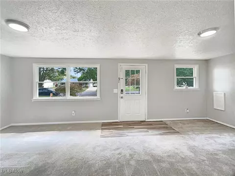 Living - 850 Case Ave, Elyria, OH 44035 photo 2 of 4