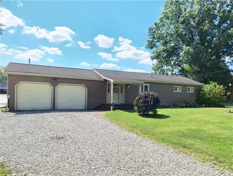 4355 N Lake Rd, West Farmington, OH 44491