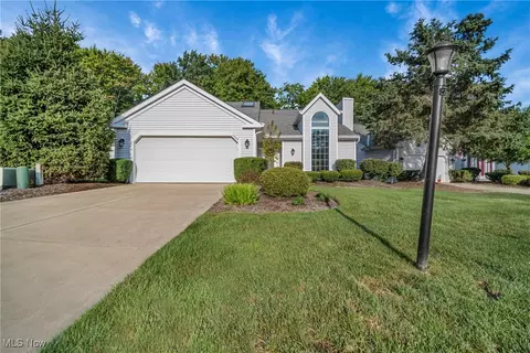 17860 Cambridge Oval, Strongsville, OH 44136