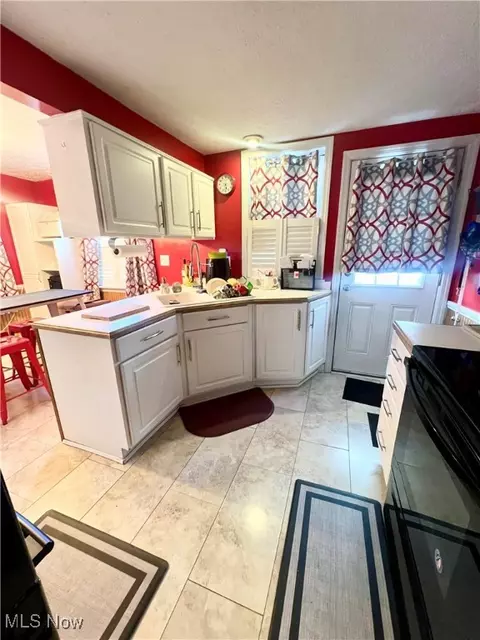 Kitchen - 2510 Nicholas Pl NW, Canton, OH 44708 photo 2 of 3