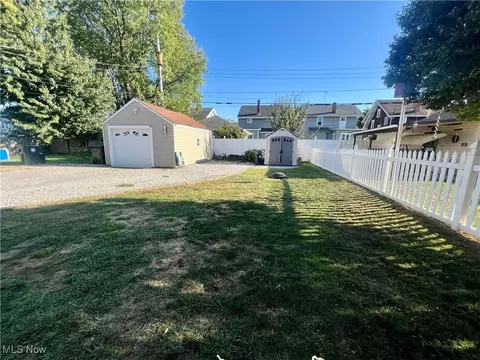 Exterior - 2510 Nicholas Pl NW, Canton, OH 44708 photo 5 of 6
