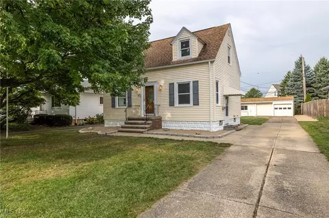 4676 Fleharty Rd, North Olmsted, OH 44070