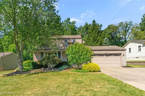 18 Jamestown Ct, Austintown, OH 44515
