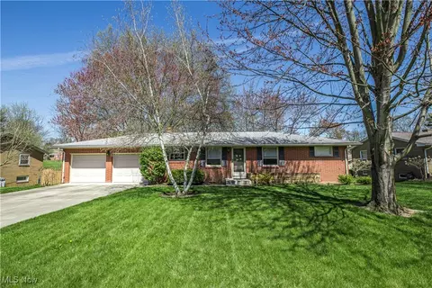 1015 40th St NE, Canton, OH 44714