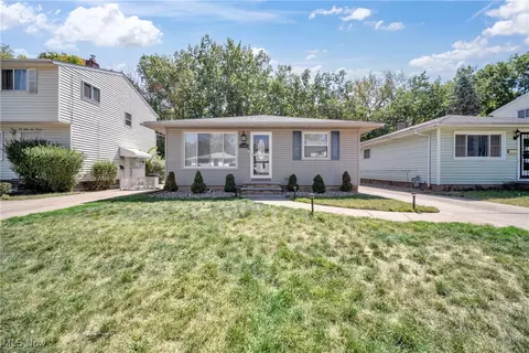18780 Nitra Ave, Maple Heights, OH 44137