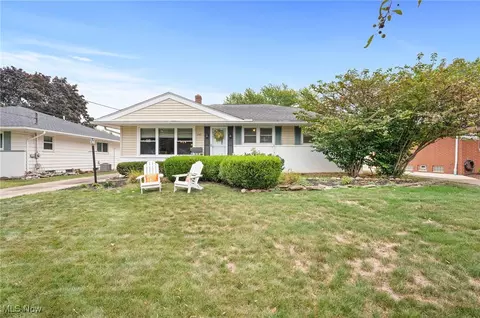 3541 Higley Rd, Rocky River, OH 44116