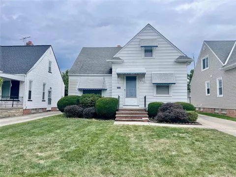 6300 Belmere Dr, Parma, OH 44129