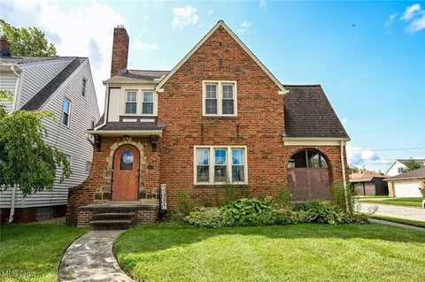 2717 Brookview Blvd, Parma, OH 44134
