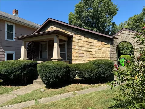 610 E Henry St, Wooster, OH 44691