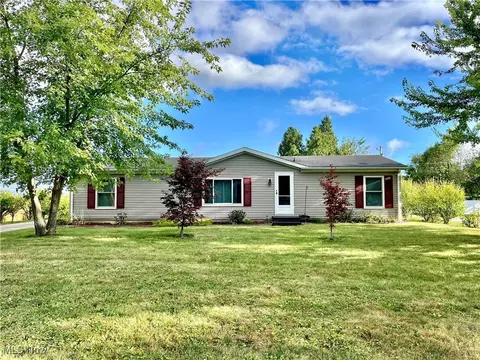 114 W Main St, Seville, OH 44273
