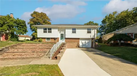 314 Pine Ct, Bellevue, OH 44811