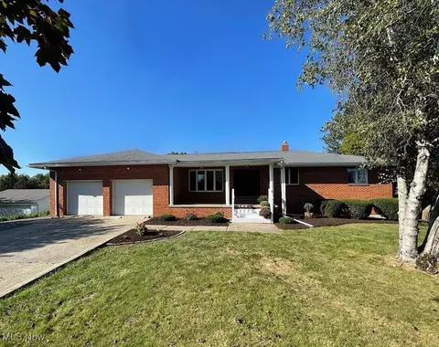 2285 Killian Rd, Akron, OH 44312