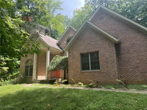 26 Spray Dr, Munroe Falls, OH 44262