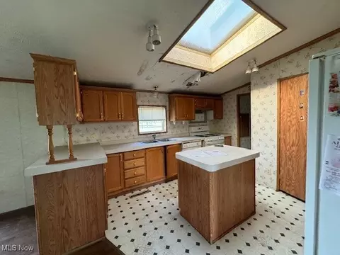 8089 Giddings, Rootstown, OH 44272 photo 4