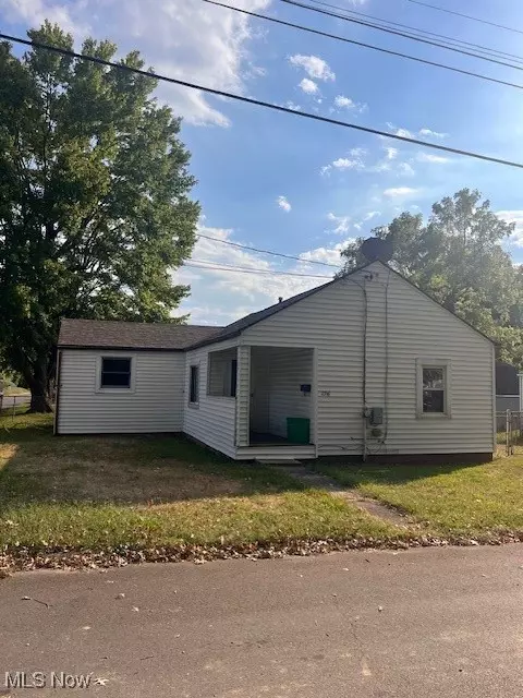 2316 44th St, Parkersburg, WV 26104