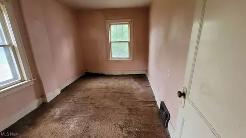 Bedroom - 48 Uhler Ave, Akron, OH 44310 photo 2 of 4
