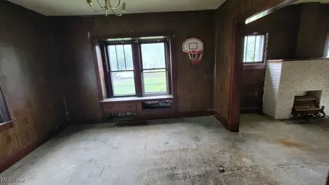 Living - 48 Uhler Ave, Akron, OH 44310 photo 1 of 2