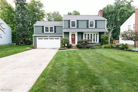 5272 Marian Dr, Lyndhurst, OH 44124