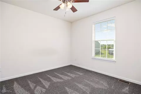 160 Fairfield Dr, Elyria, OH 44035 photo 24