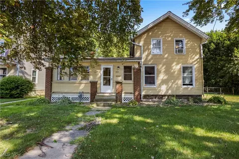 555 Church St, Amherst, OH 44001