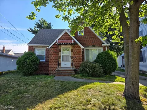 231 E 204th St, Euclid, OH 44123 photo 1