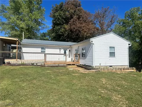 41088 Day Spring Dr, Caldwell, OH 43724