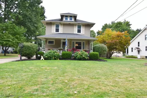 866 Milan Ave, Amherst, OH 44001