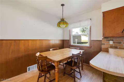 Dining - 297 Overlook Blvd, Struthers, OH 44471 photo 1 of 1