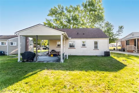 Exterior - 297 Overlook Blvd, Struthers, OH 44471 photo 4 of 5
