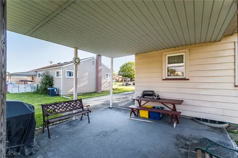 Exterior - 297 Overlook Blvd, Struthers, OH 44471 photo 2 of 5