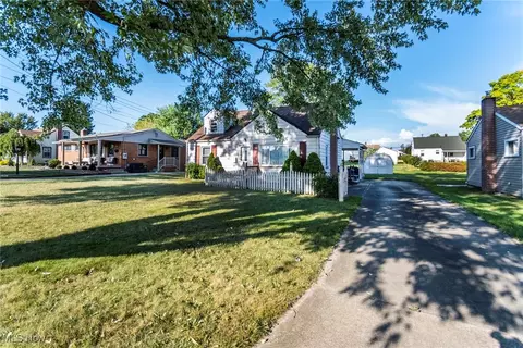 Exterior - 297 Overlook Blvd, Struthers, OH 44471 photo 1 of 5