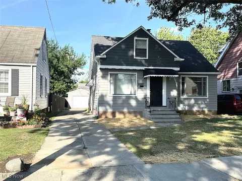 5222 Cato St, Maple Heights, OH 44137