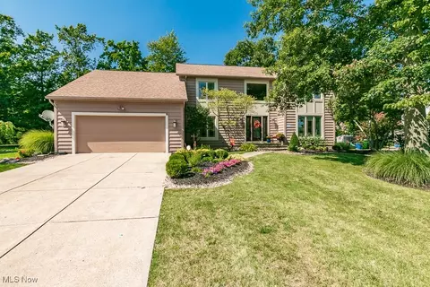 452 Medway Rd, Highland Heights, OH 44143