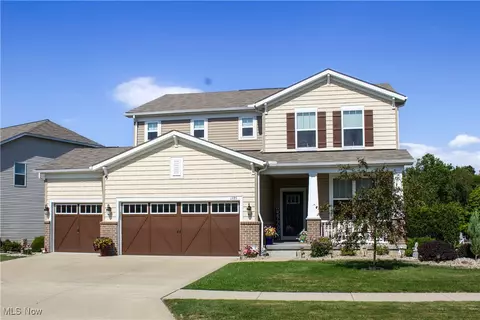 1975 Baker Ln, Stow, OH 44224