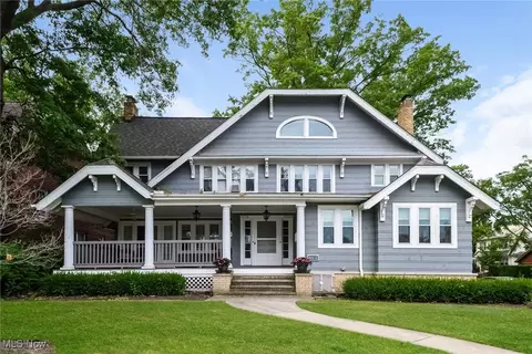 15731 Lake Ave, Lakewood, OH 44107