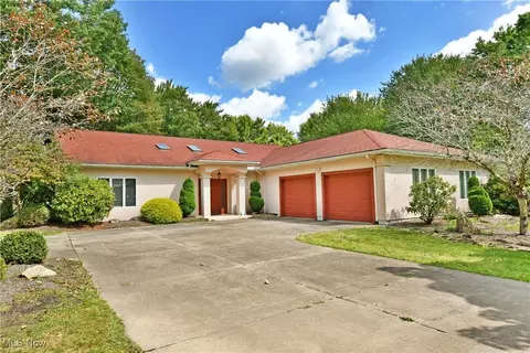 7397 Brookwood Dr, OH 44403