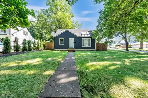 18611 Golf View Dr, Cleveland, OH 44135