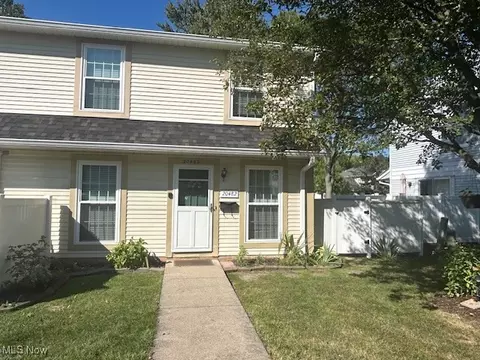 20482 Williamsburg Ct, Middleburg Heights, OH 44130