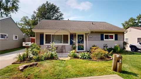4912 Corduroy Rd, Mentor, OH 44060
