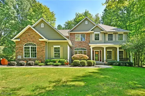 2812 Mccleary Jacoby Rd, Cortland, OH 44410