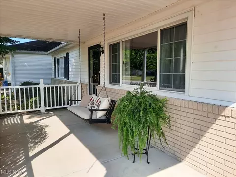 Exterior - 122 Campagna St, Elyria, OH 44035 photo 4 of 4