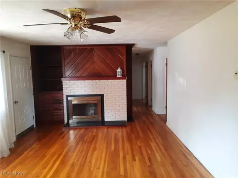 Living - 122 Campagna St, Elyria, OH 44035 photo 1 of 1