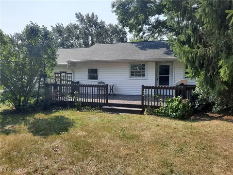 Exterior - 122 Campagna St, Elyria, OH 44035 photo 3 of 4